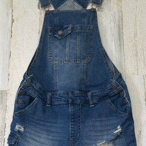 Ladies Cut-off Denim Over Alls Size Medium (32” Waist) Cute! Sku 3273